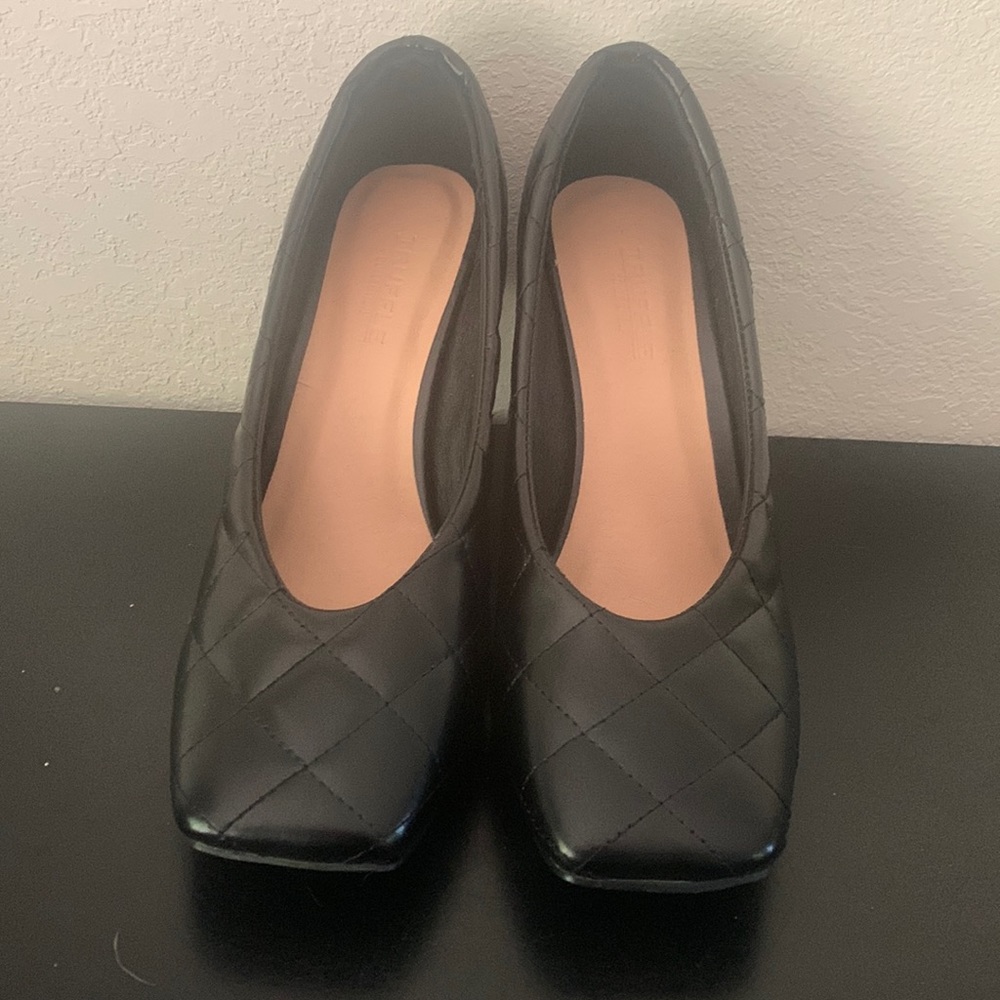Truffle Collection Black quilted heeled shoes with square toe Size 7.5 NEW